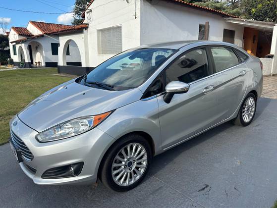 FORD FIESTA 1.6 TITANIUM SEDAN 16V FLEX 4P POWERSHIFT FORD FIESTA 1.6 TITANIUM SEDAN 16V FLEX 4P POWERSHIFT